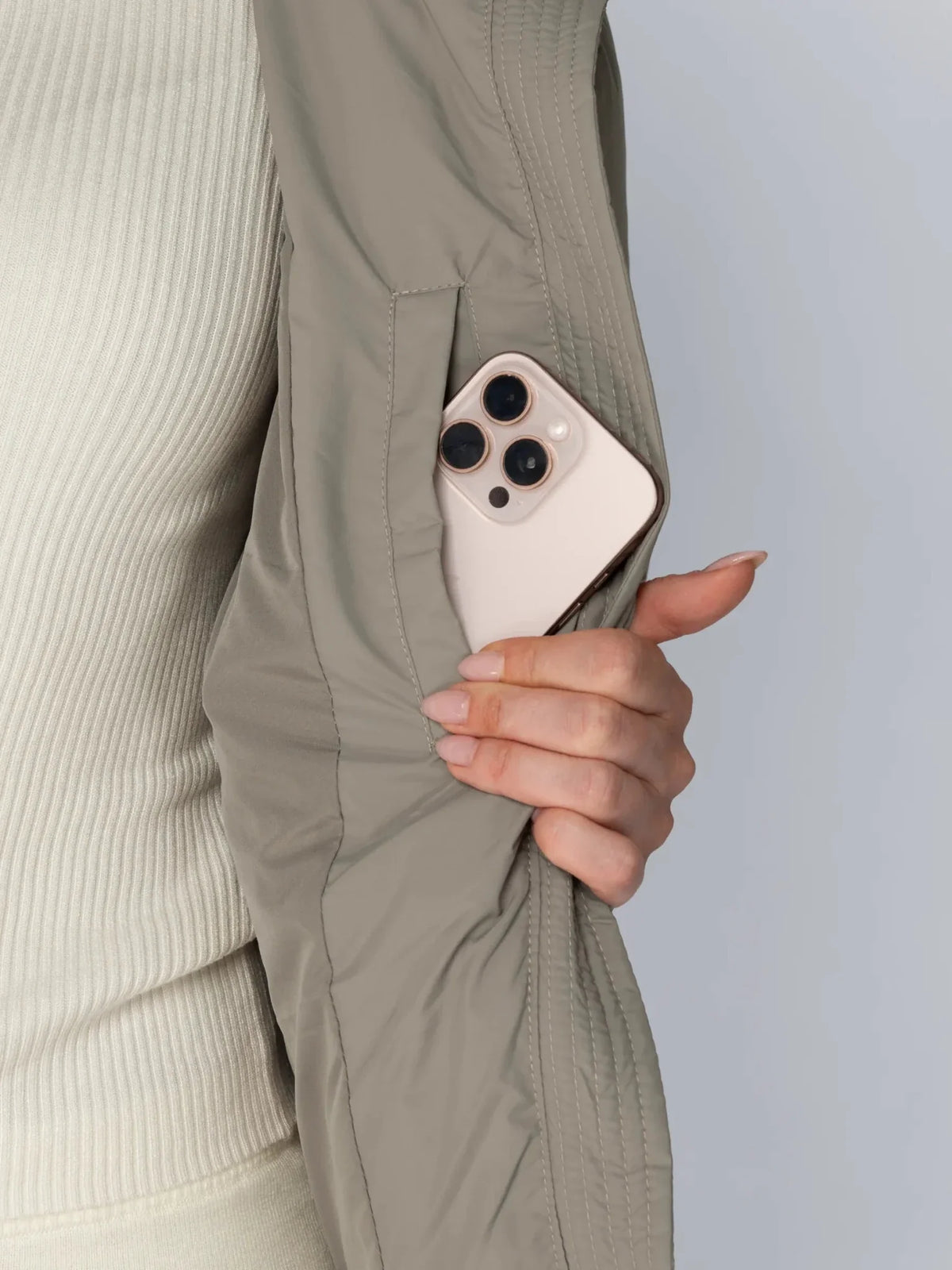 PUFFLT Short Detachable Hooded Puffer Jacket