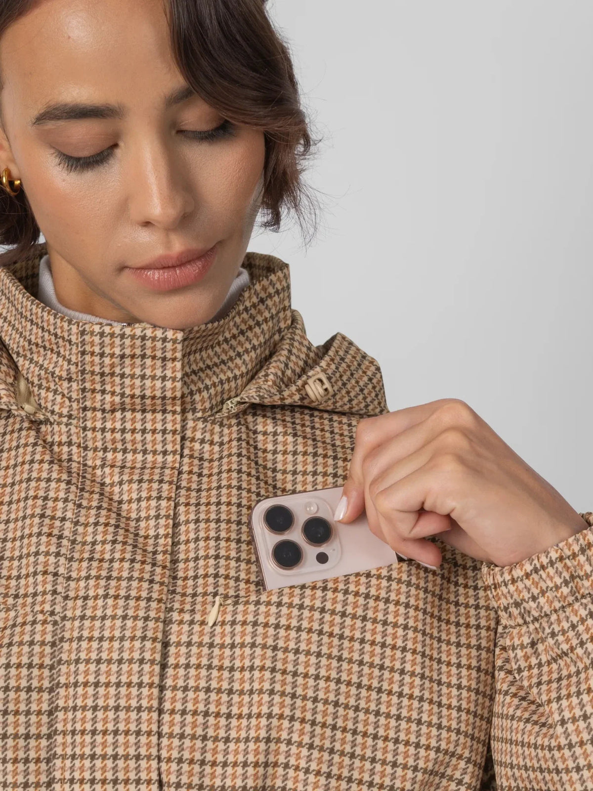 PUFFLT Beige Houndstooth Short Drawstring Waist Rain Jacket