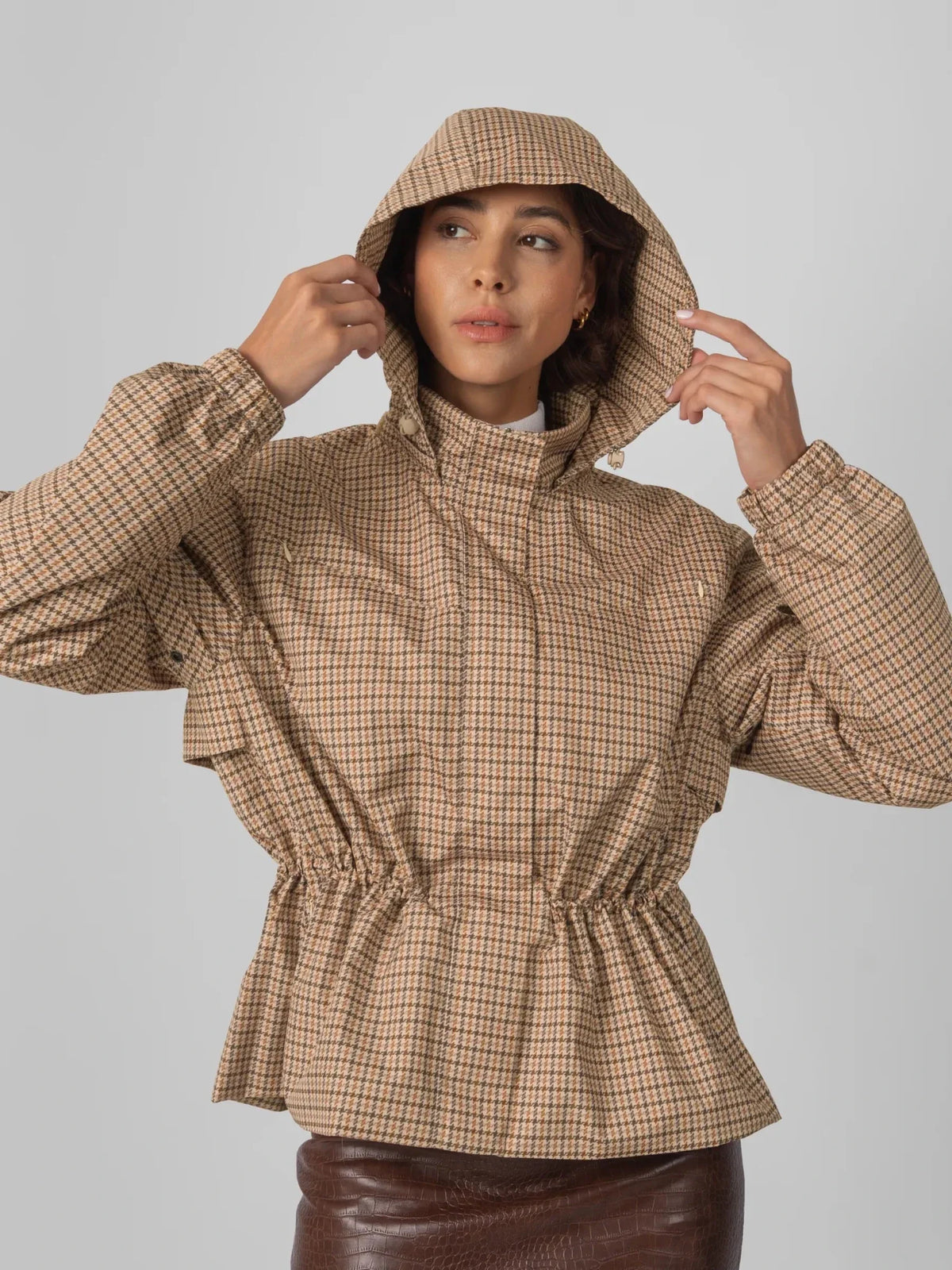 PUFFLT Beige Houndstooth Short Drawstring Waist Rain Jacket